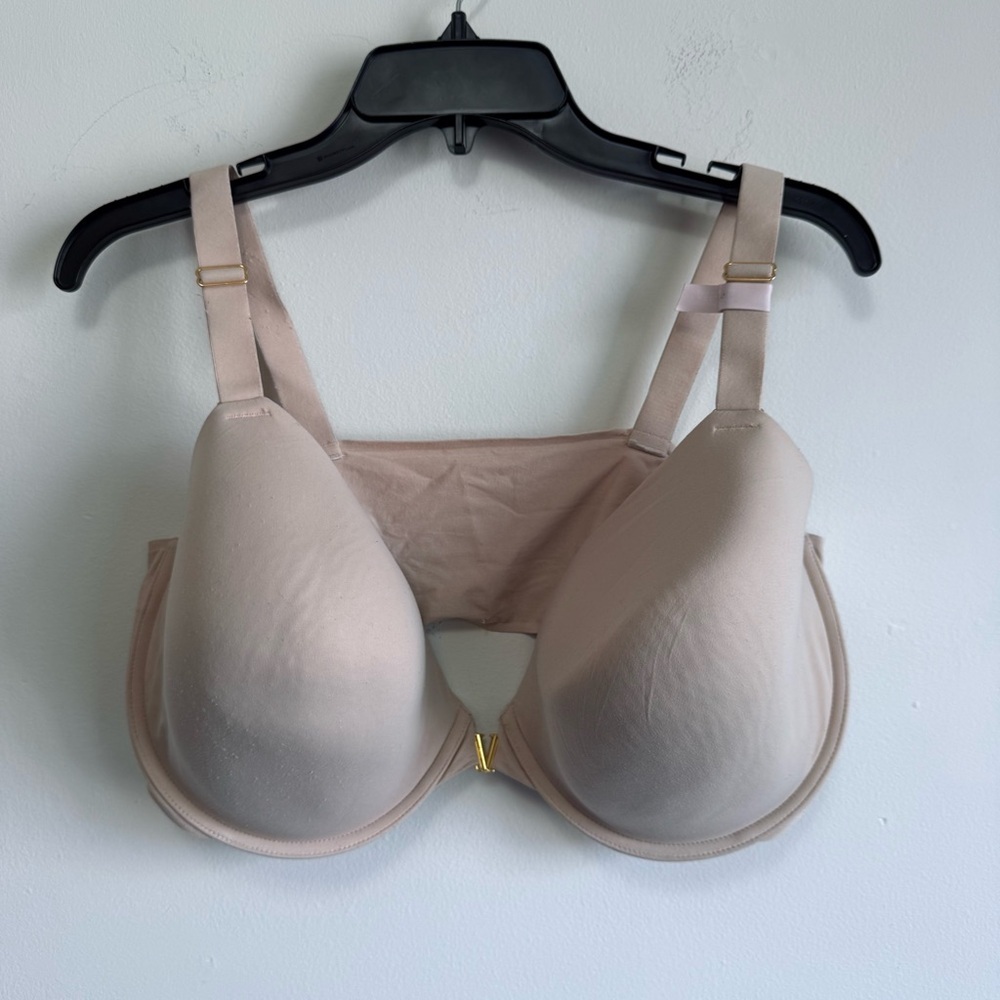 Victoria’s Secret Lightly Lined Front-Close Bra 42DDD